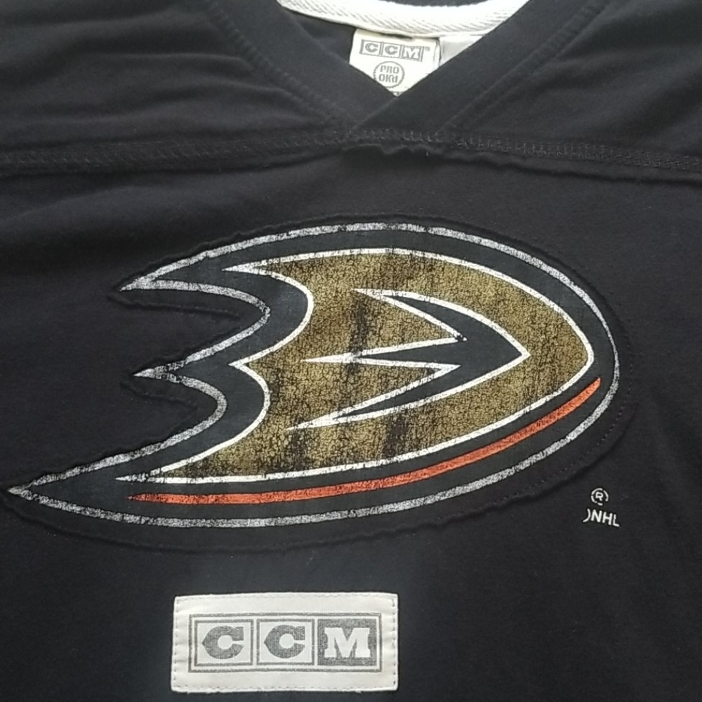 NHL Anaheim Ducks Long Sleeved Jersey Tee by CCM - Picture 6 of 13